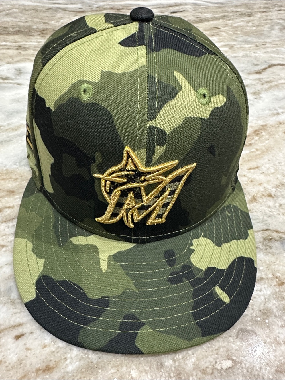 Miami Marlins 2022 Armed Forces Day 59FIFTY Fitted Camo Hat